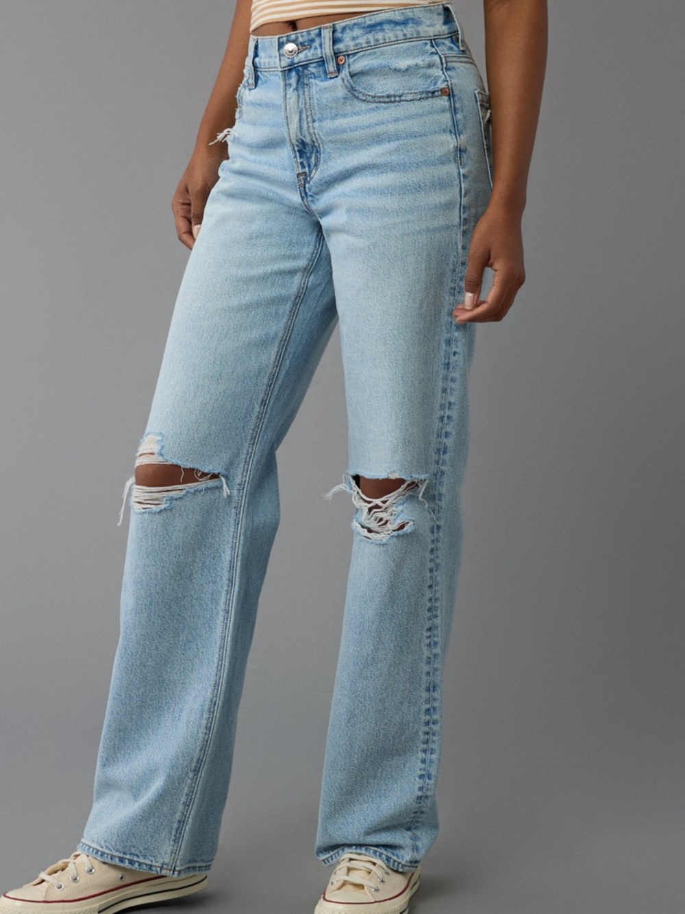 AE Strigid Ripped High-Waisted Stovepipe
Jean